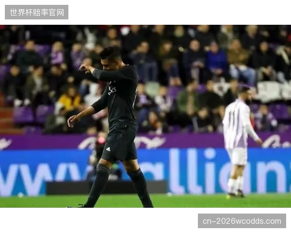 西班牙队中场配置堪称豪华，但缺少一名高效中锋或成为其致命短板。